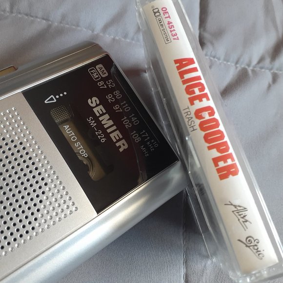 Alice Cooper Trash Cassette Tape 1989 Tested Metal Horror Rock - Picture 4 of 7